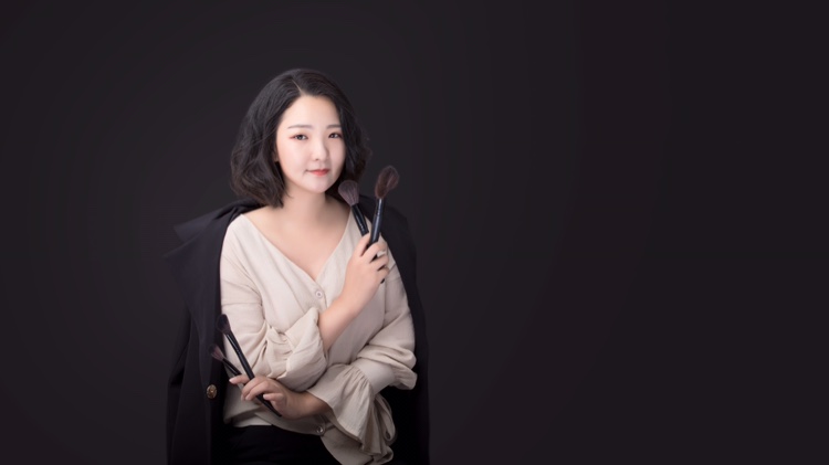 CC 精致新娘婚纱礼服彩妆造型