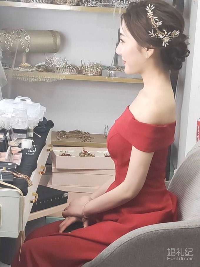 婚礼倒计时8天💒有老妈参考的妆容还是很可的！