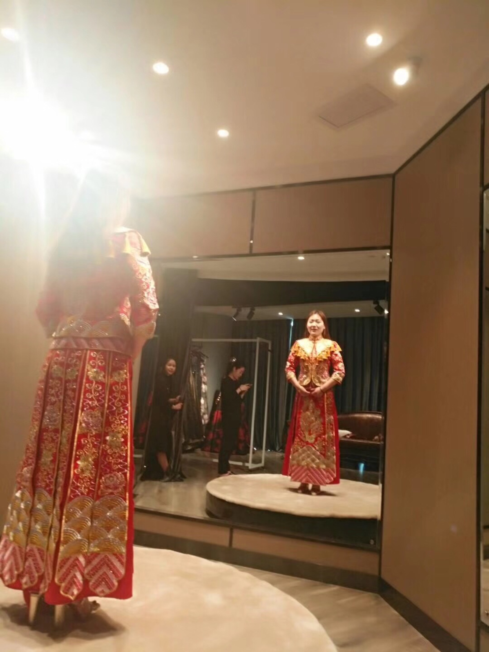 别再错啦！这件暴露你身材缺陷的婚纱 千万不能穿