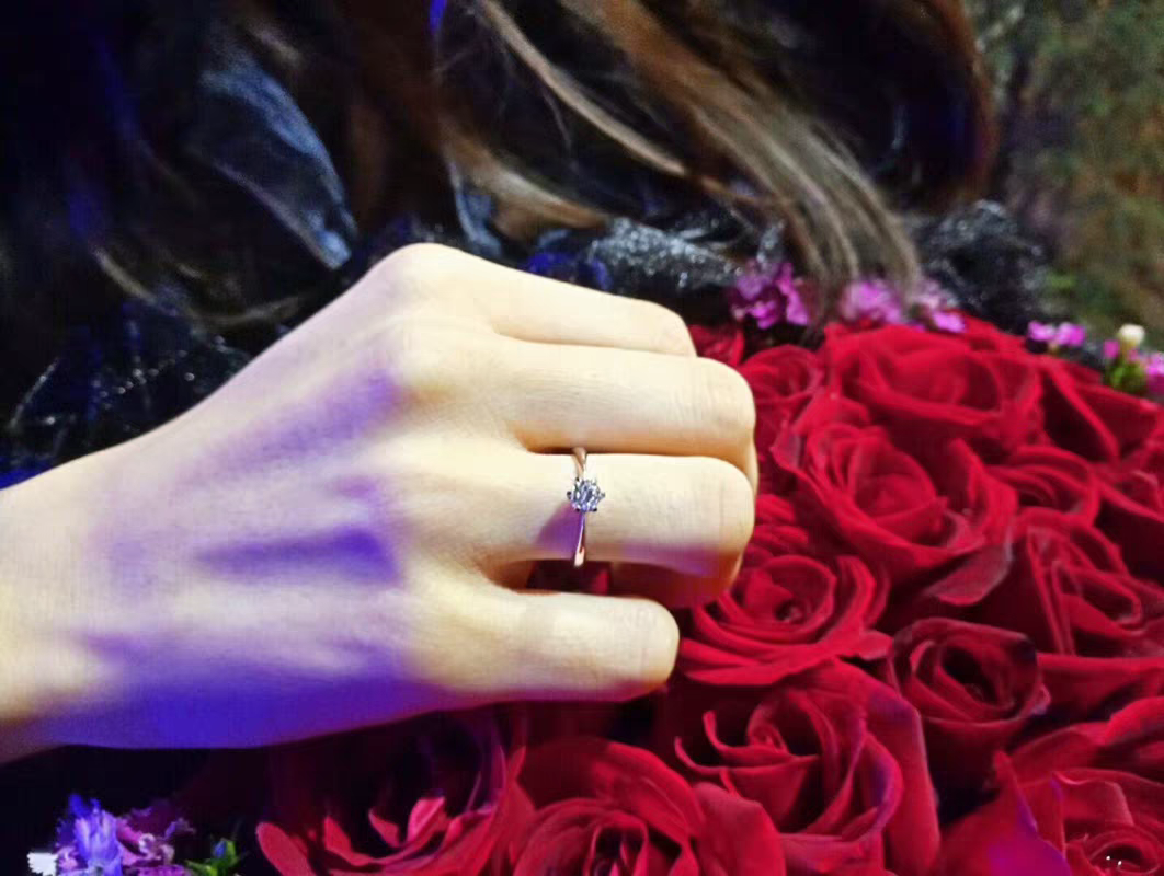 #备婚分享#闪耀DR钻戒，求婚怎能不成功！