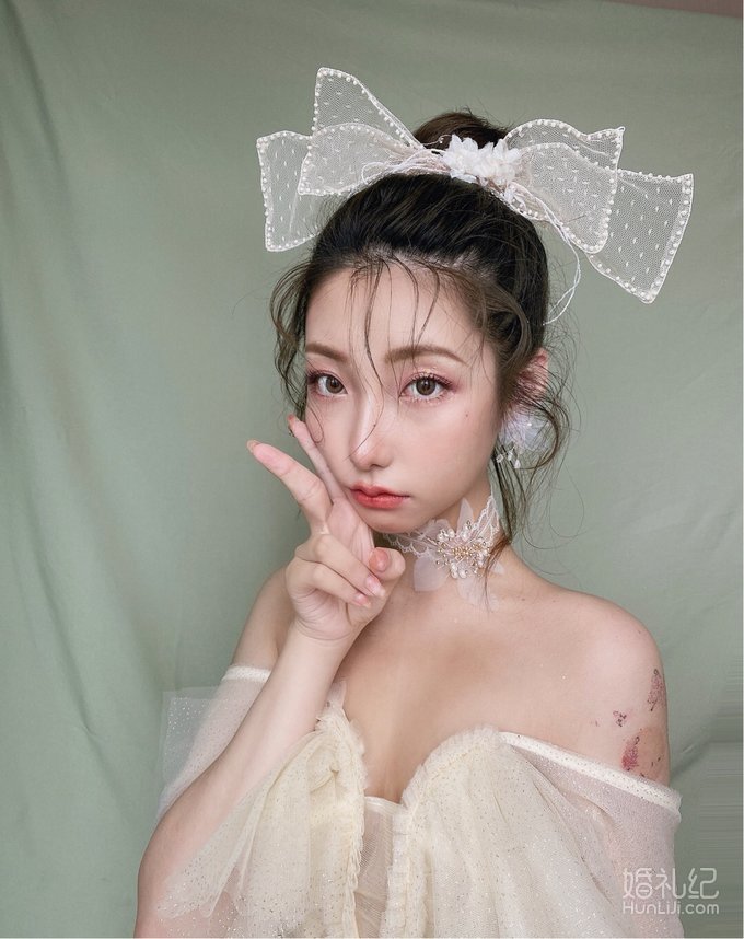 “果冻”水蜜桃妆被说太油腻，新娘妆只能千篇一律么