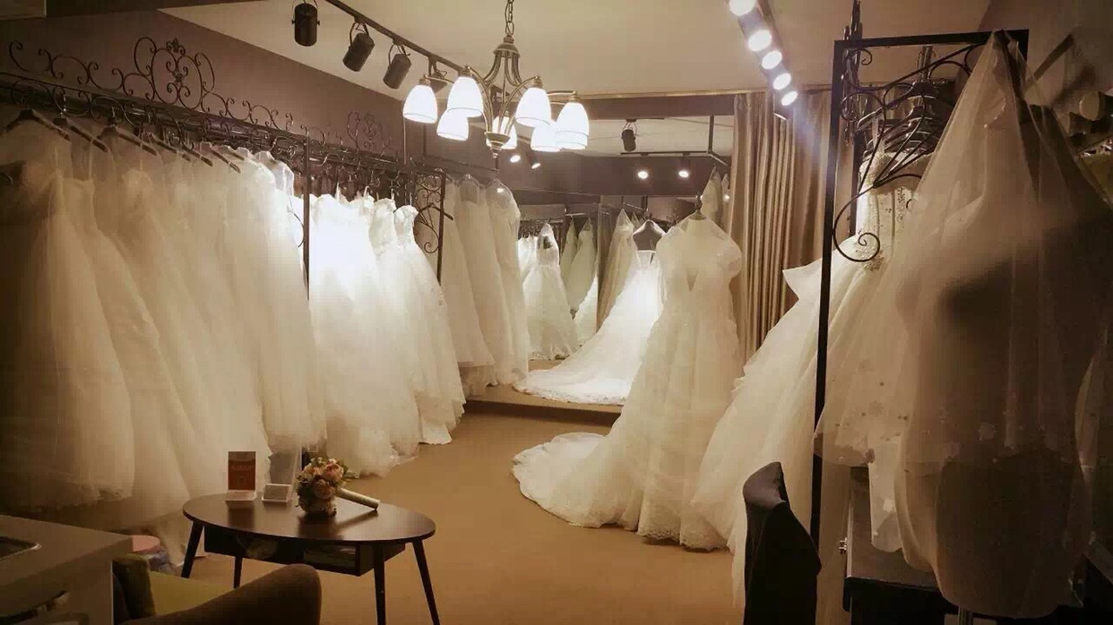 唯依婚纱定制体验馆