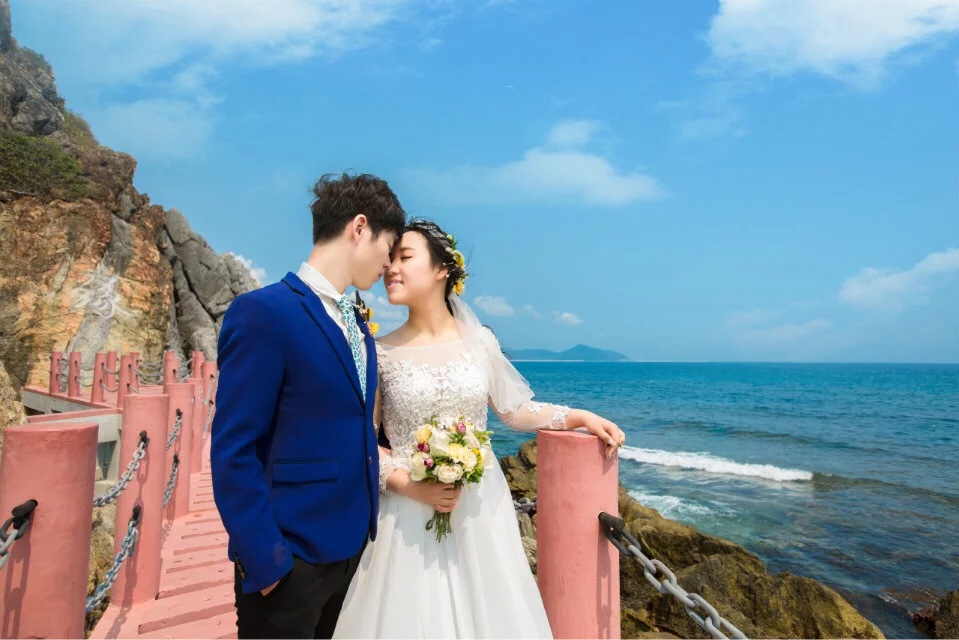 校服到婚纱感谢你陪我走过四年❤️