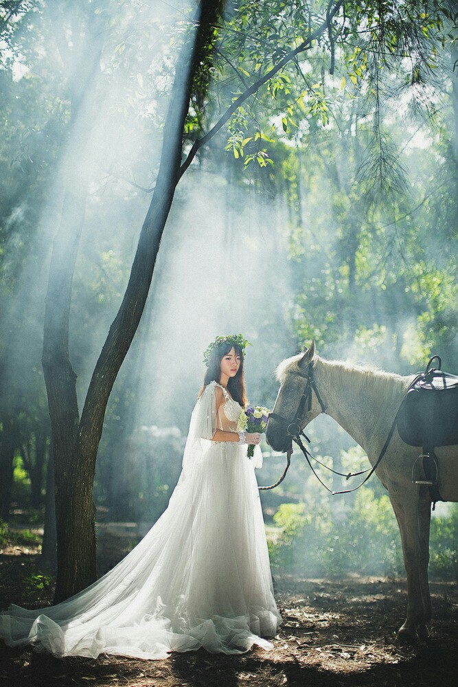 如梦如幻如仙镜般的美美婚纱照，让我久久不能自已。非常感动~~
