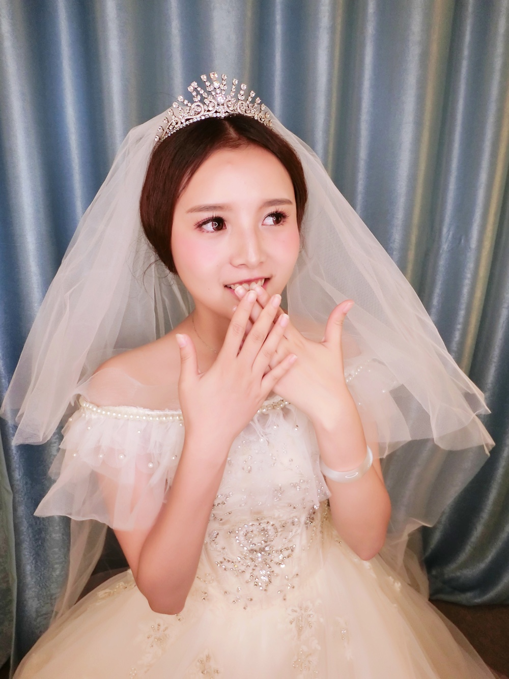 刚改了婚期，火急火燎的定了婚纱化妆