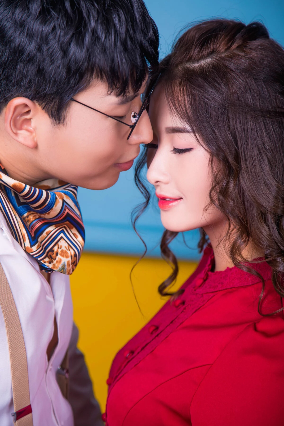 婚纱照之前的情侣写真吧