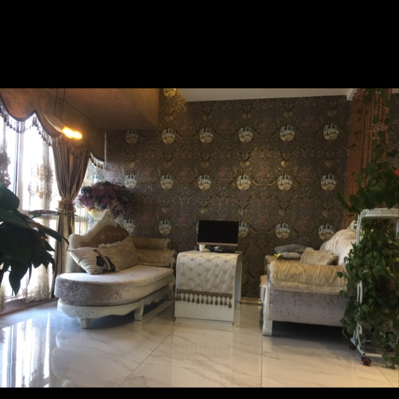 余笙是你婚礼策划