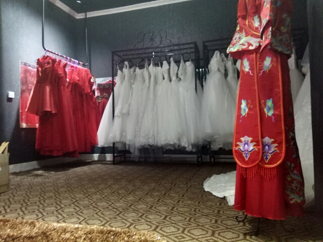 夏雪婚纱礼服馆