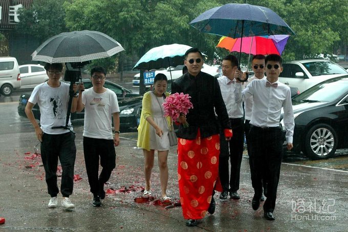 超超超平价婚礼！热闹又有面子，超低价三金太吸睛
