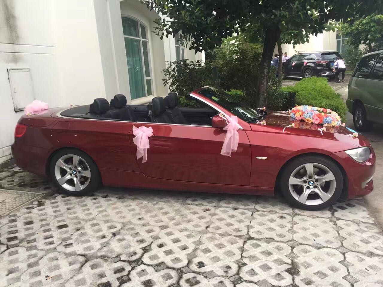 【宝马】330敞篷/1辆 + 【奥迪】A6L新款/3辆