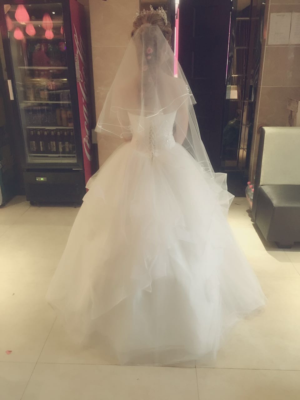 售卖婚纱礼服