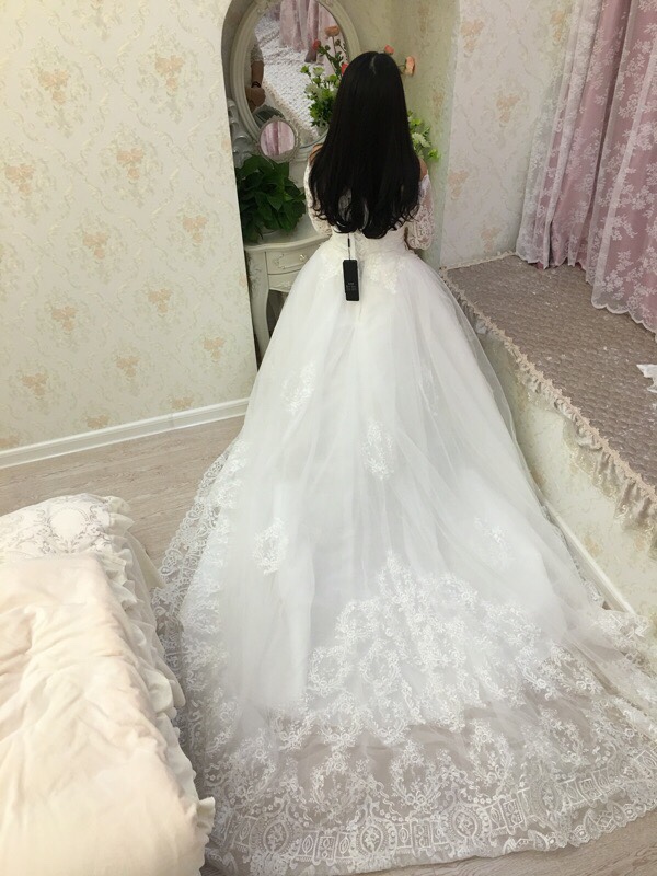 美感庄重的婚纱 