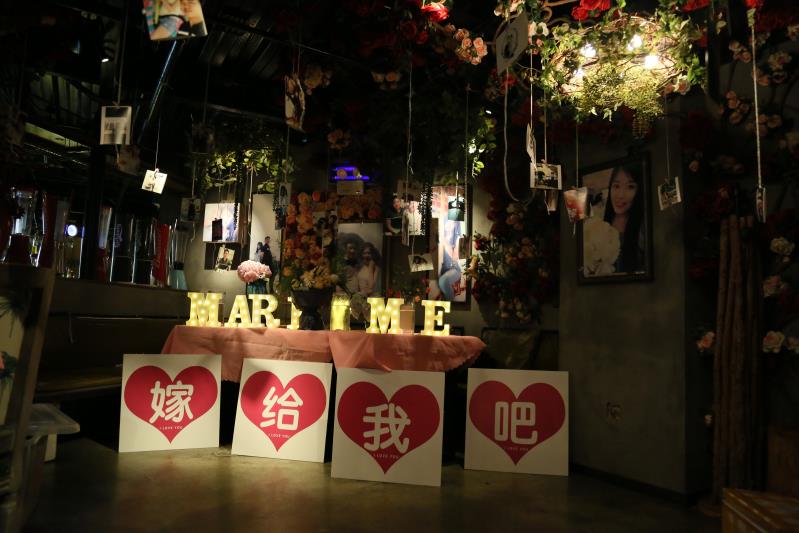 偶遇求婚现场没想到女主拒绝了，原因是...