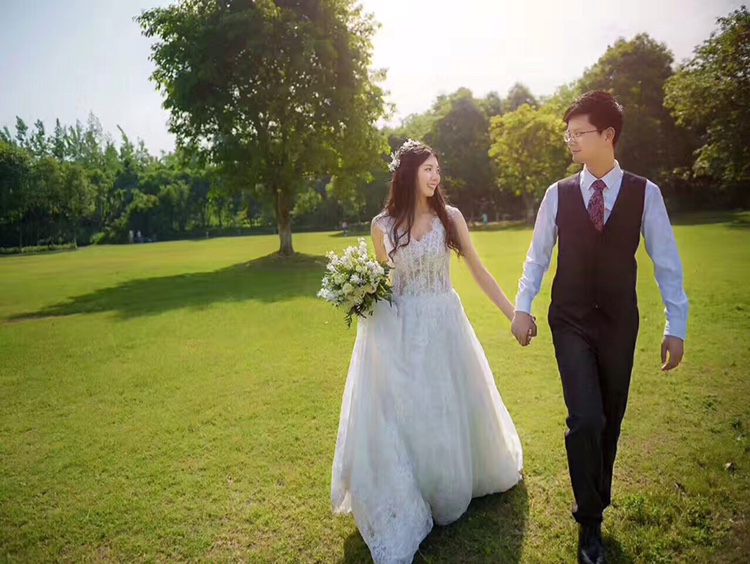 MUSE高级婚纱礼服