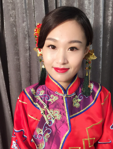 出门造型定了中式 砸重金买婚鞋