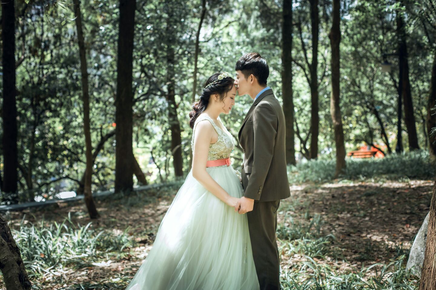婚纱照终于出来了，最满意的只有游艇那套衣服[抠鼻][抠鼻]