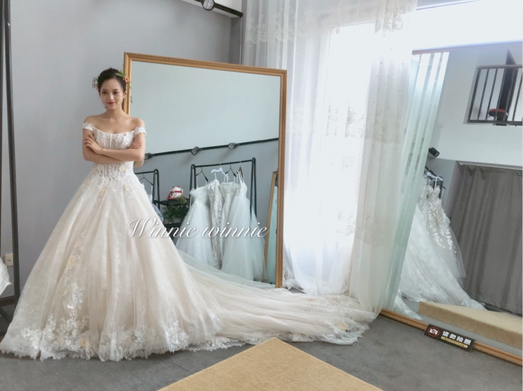 温妮婚纱美妆馆
