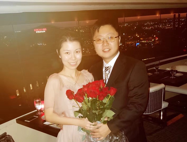 旋转餐厅求婚全纪录，这种求婚法真的第一次见