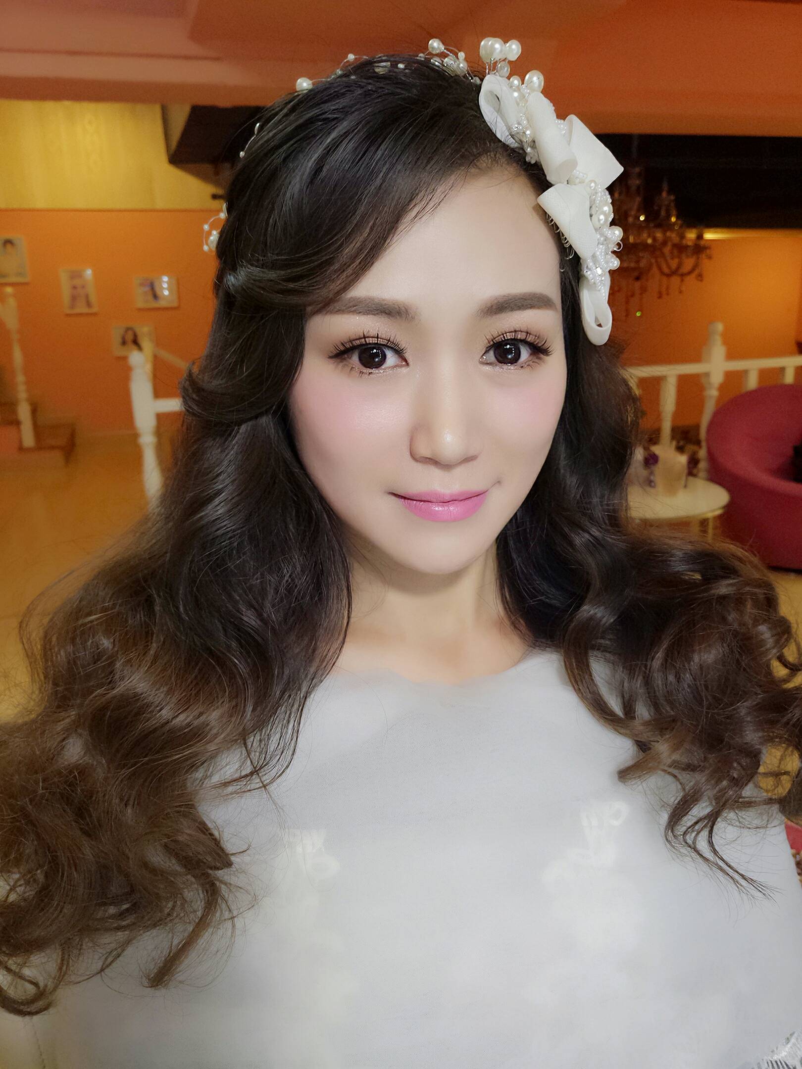 我觉得黛儿新娘跟妆就挺好呀！试妆满意再订单很负责