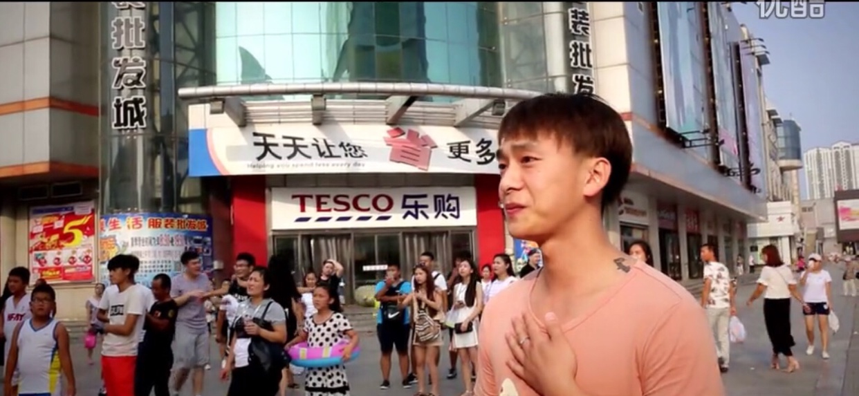 女追男隔层纱？看老阿姨如何求婚大作战！