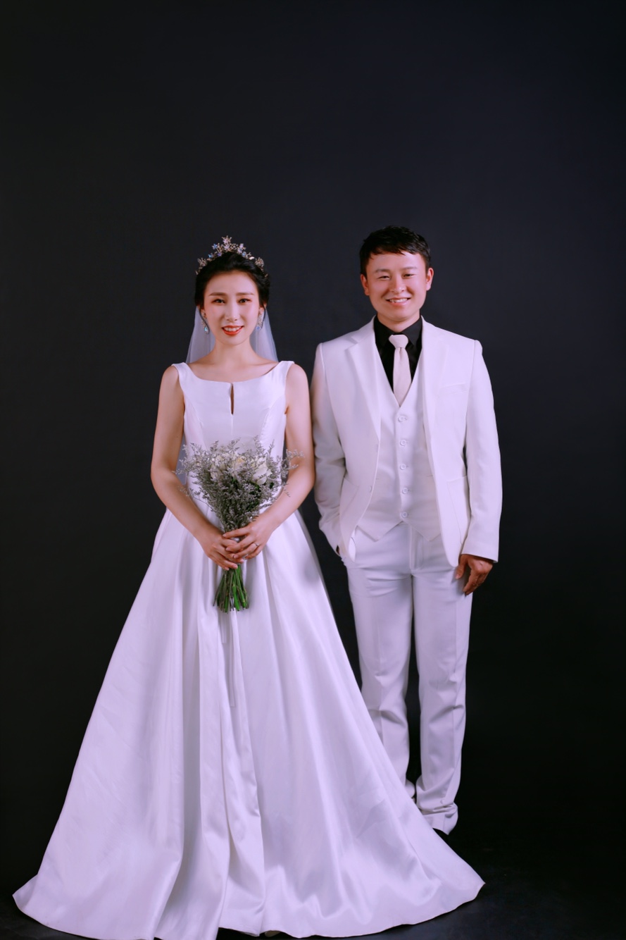 500元婚纱不输5千 大婚3套美翻你