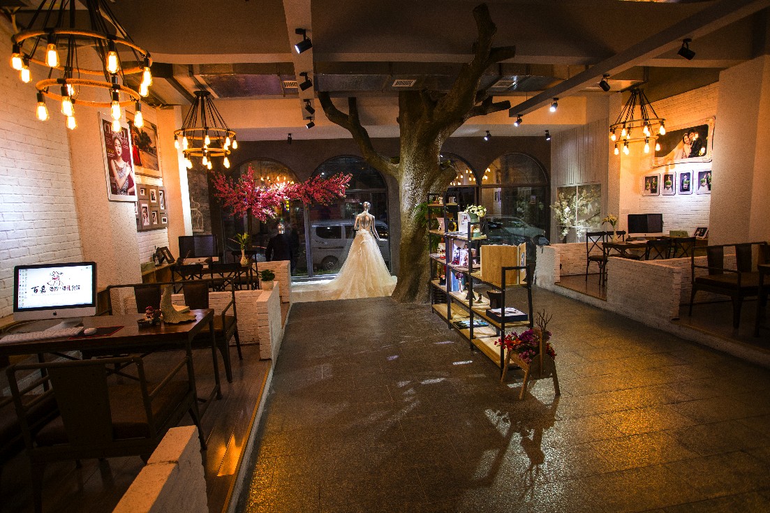 张家界市百嘉婚纱婚礼会馆