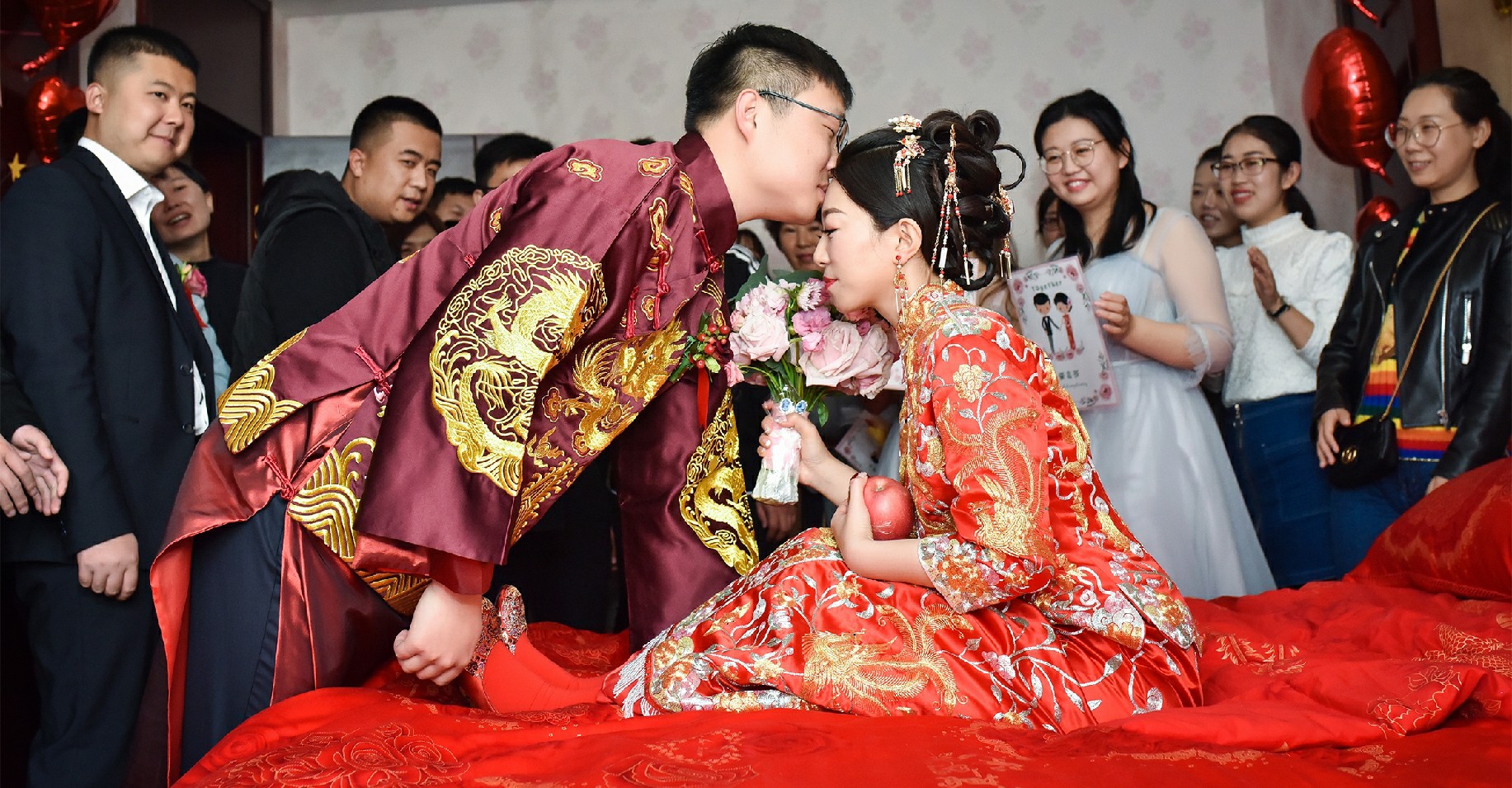 1W搞定4套婚纱+跟妆 试了百款敬酒服99%亚洲新娘最适合这款