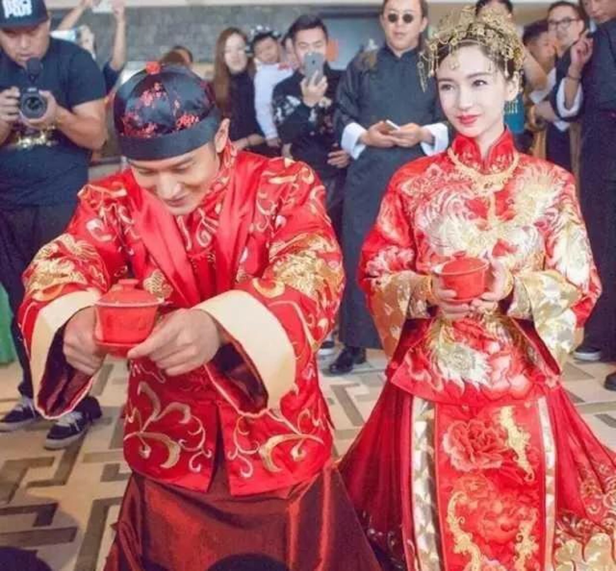 婚纱礼服