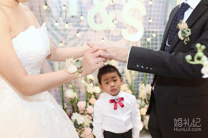 大婚时间安排不充裕，我差点误了吉时！