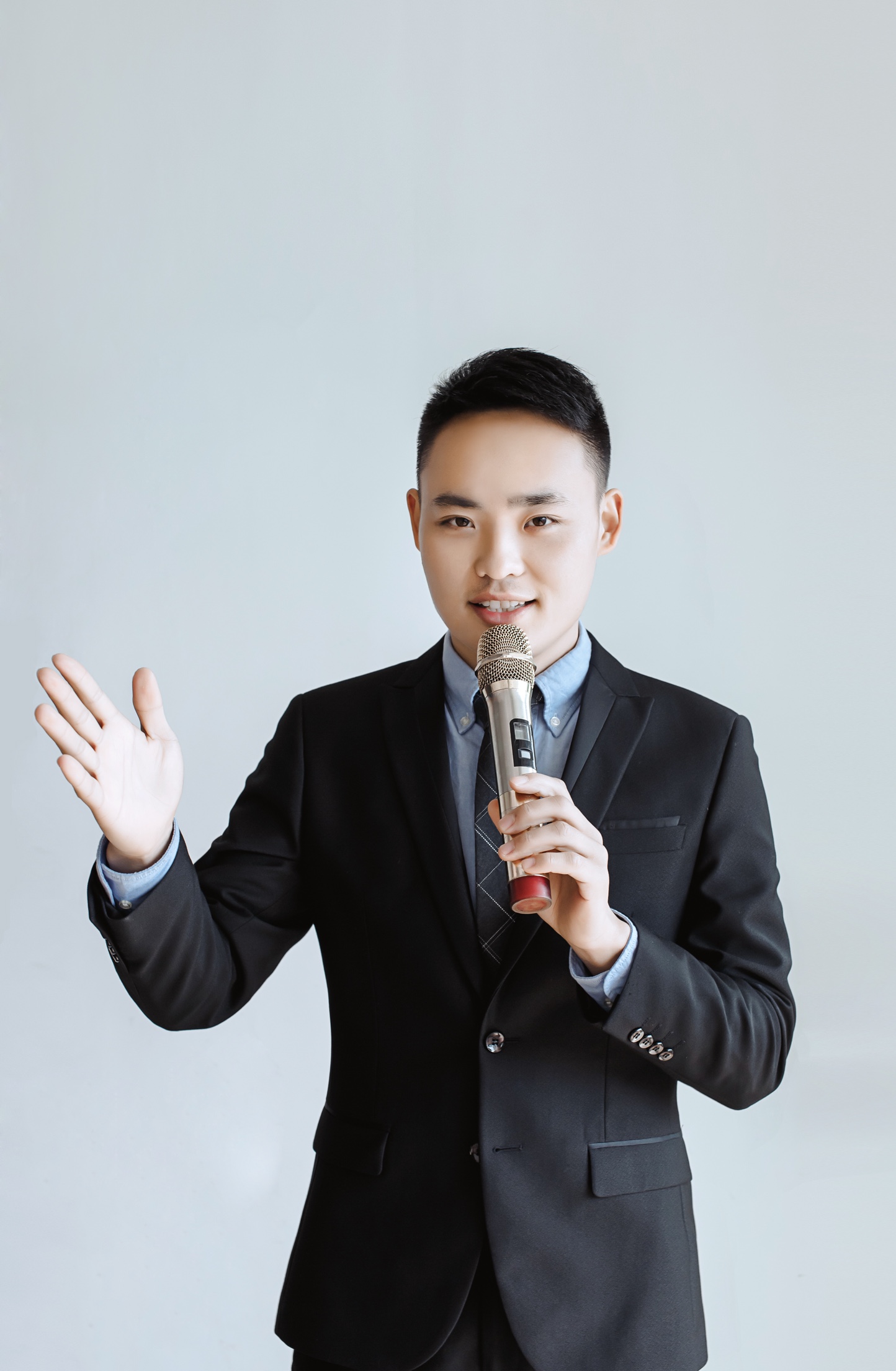 群栋