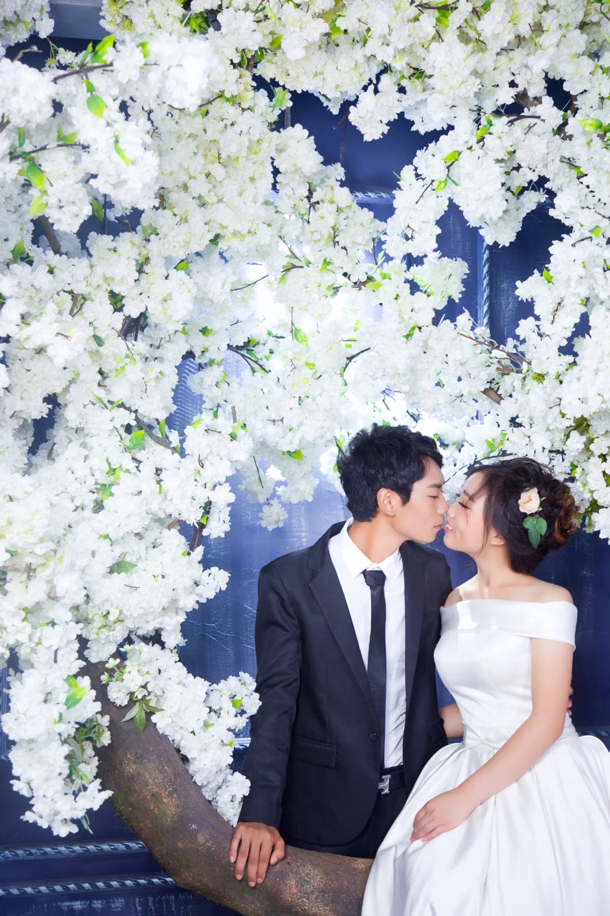期待了这么久，婚纱底片终于出来了  