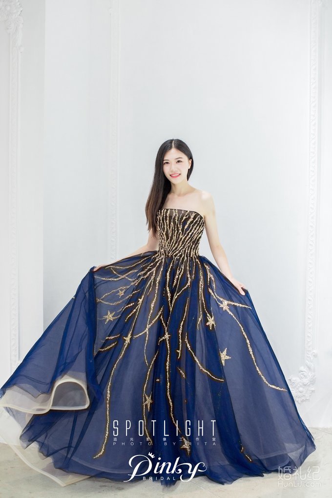 【明星新娘】同婚期新娘同台pk 这件绝对承包宾客目光！