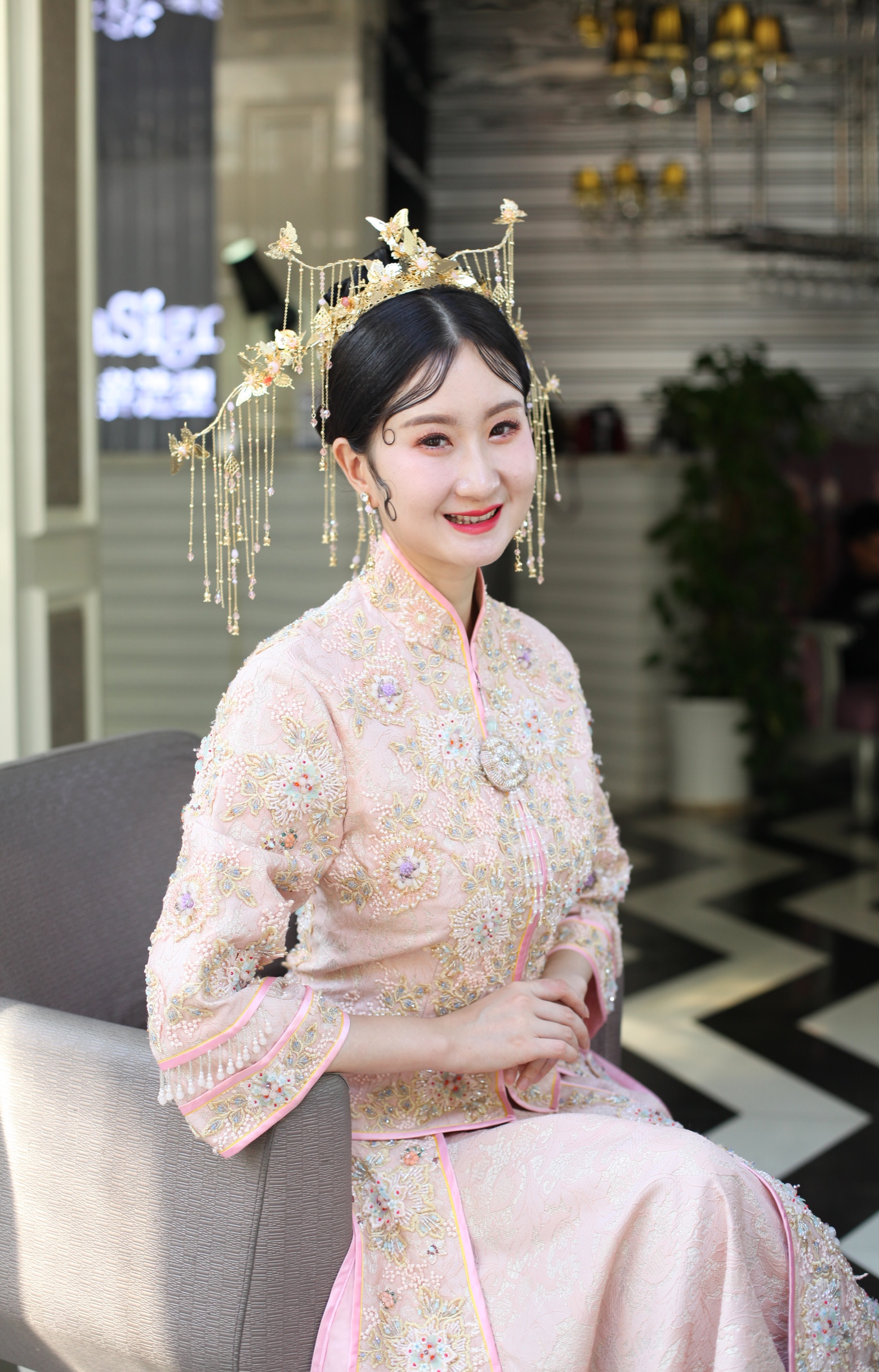 别浪费时间退换货！这6款大红敬酒服亲测显瘦又显白！