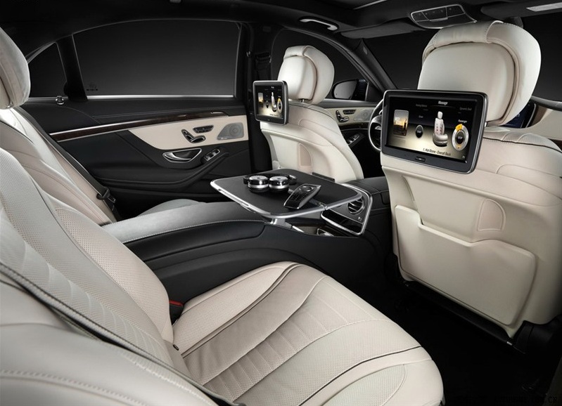 【奔驰】S350/1辆+【奥迪】A6L/5辆
