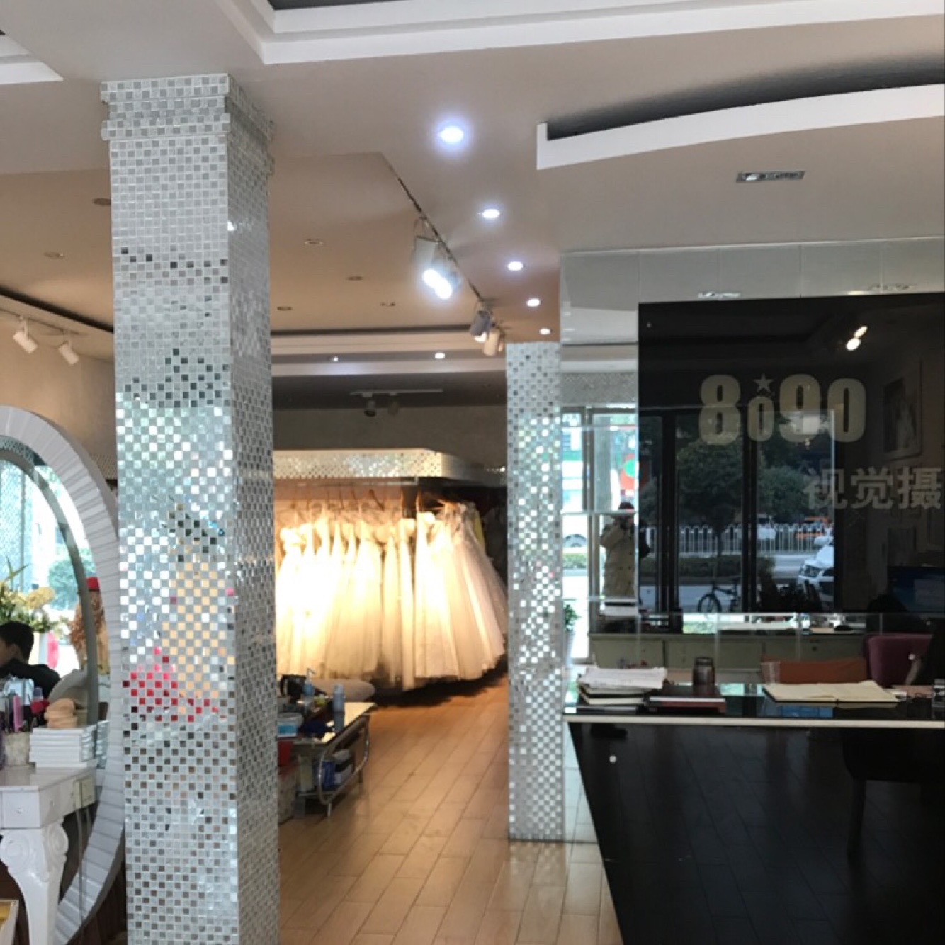 8090婚纱摄影