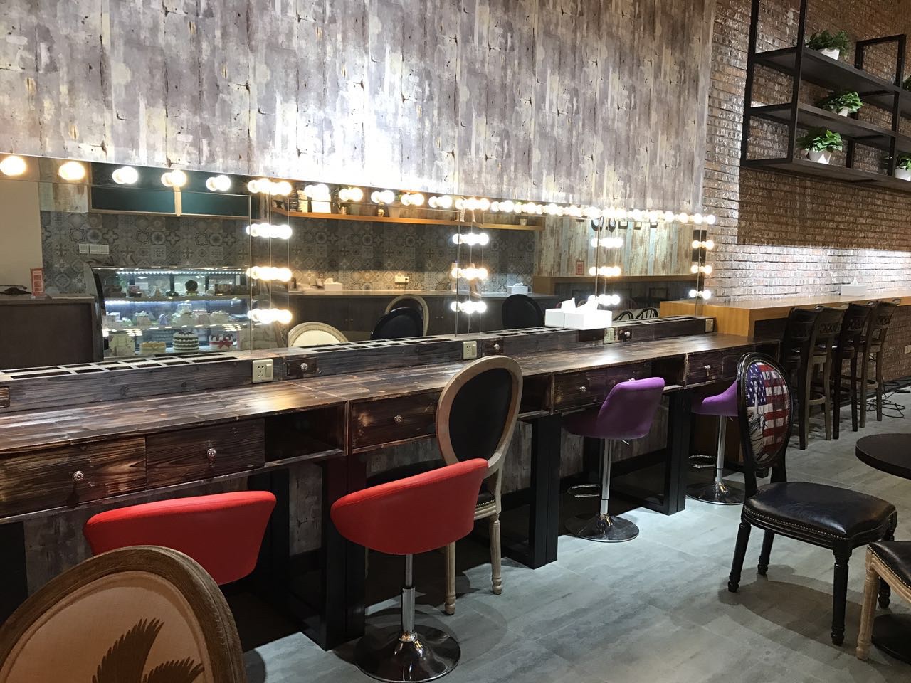 #婚礼纪体验店#杭州城西银泰开了一家婚礼纪体验店，拔草啦[喜欢]