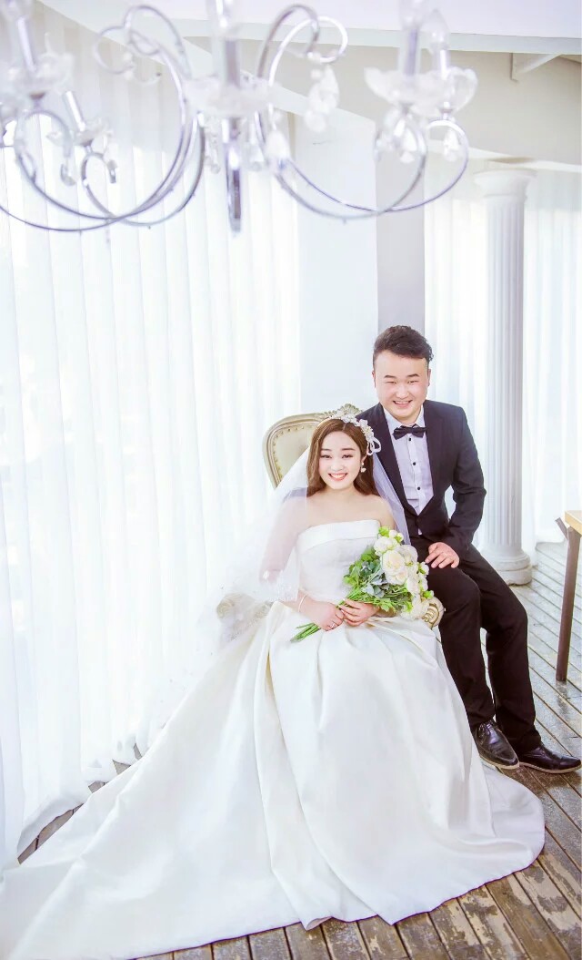 期待很久的婚纱照出来了给大家分享一下