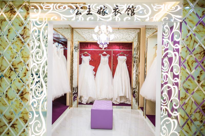 丘北施华洛婚纱摄影