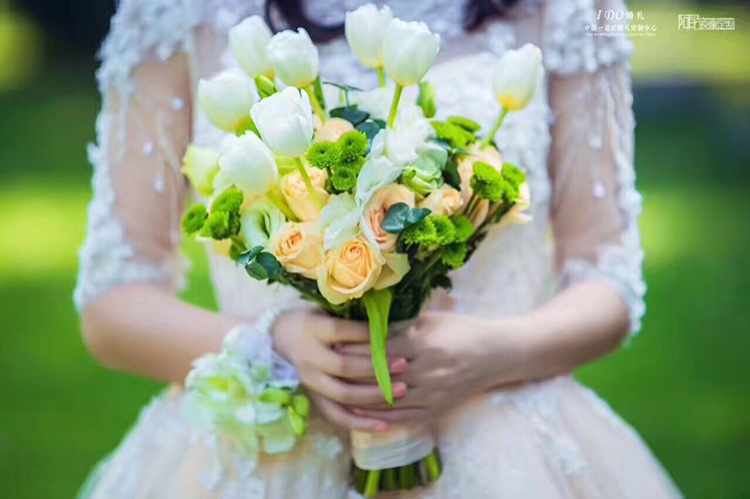 MUSE高级婚纱礼服