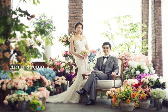 我就是想发两遍婚纱照，任性