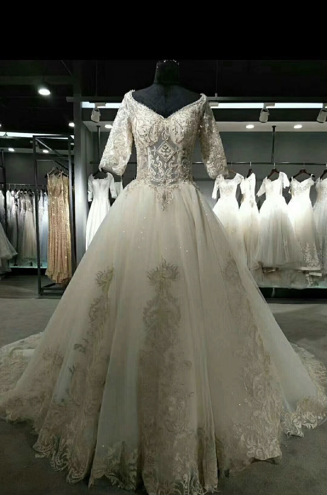 BaJiu捌玖婚纱礼服工作室