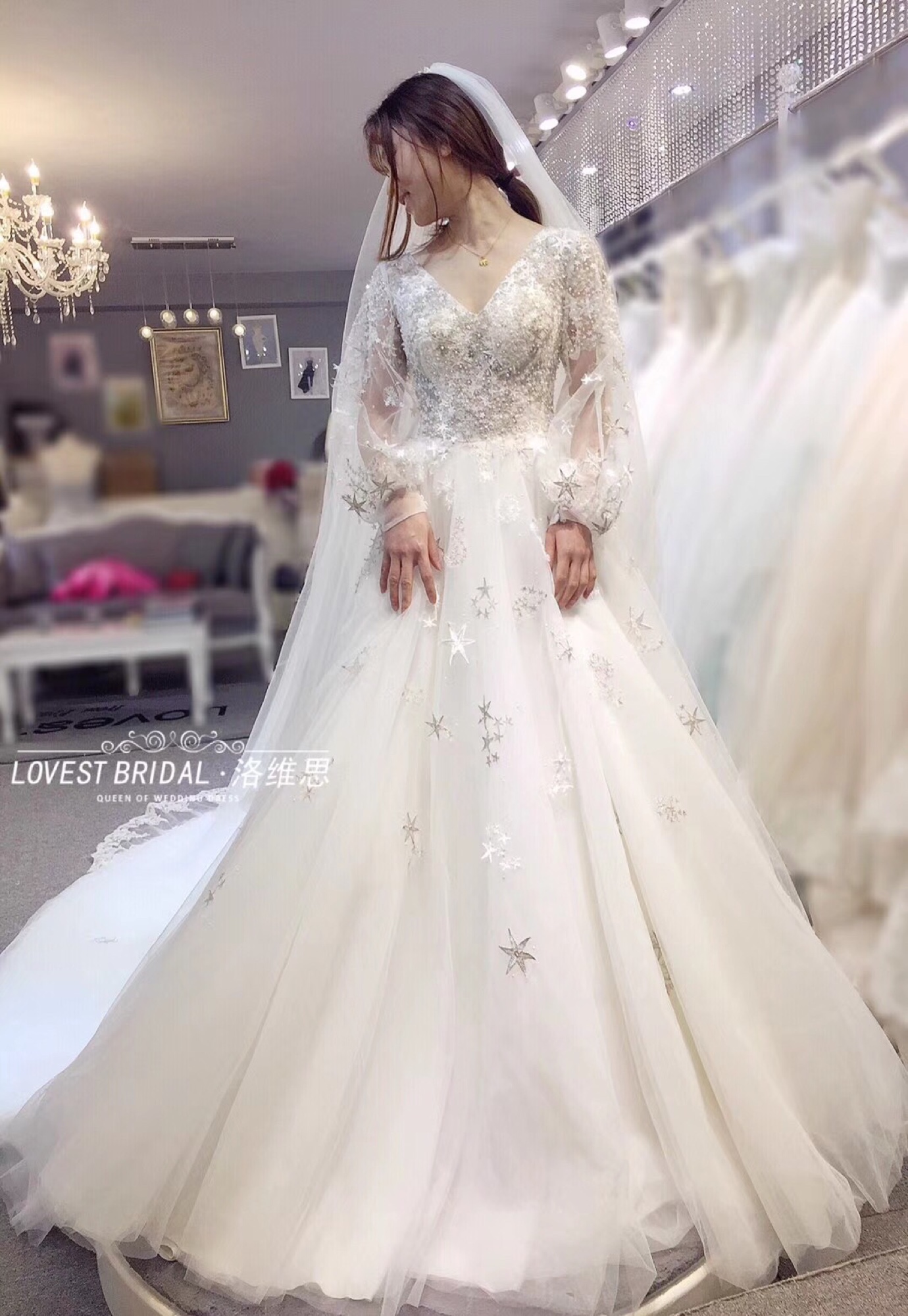 Lovest洛维思婚纱馆