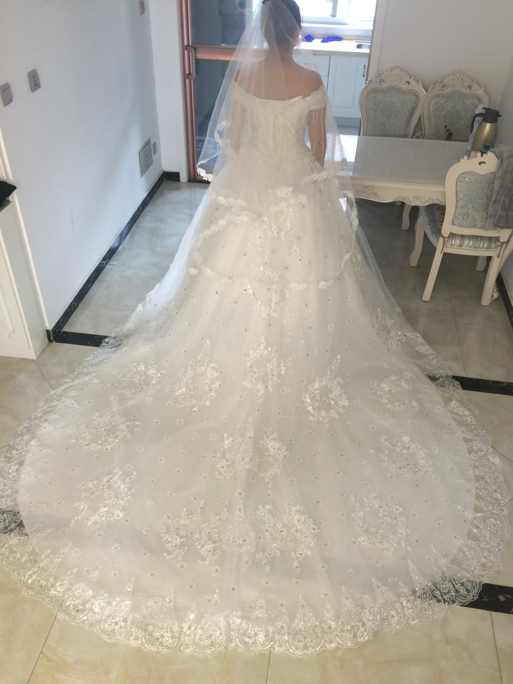 婚纱敬酒服