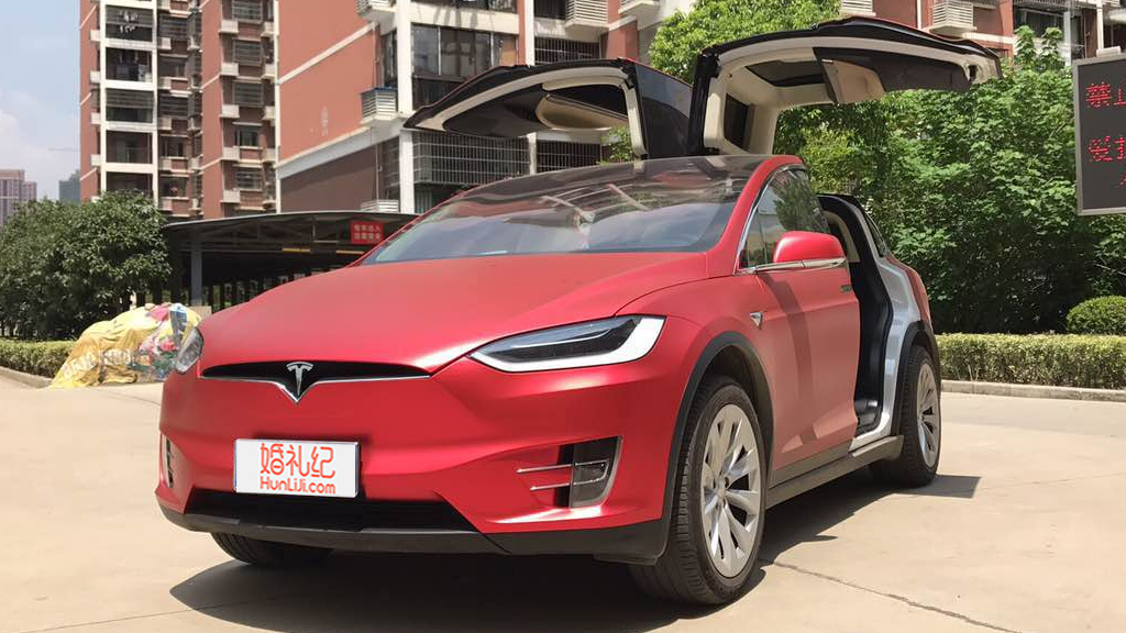 【特斯拉】鷗翼門SUV