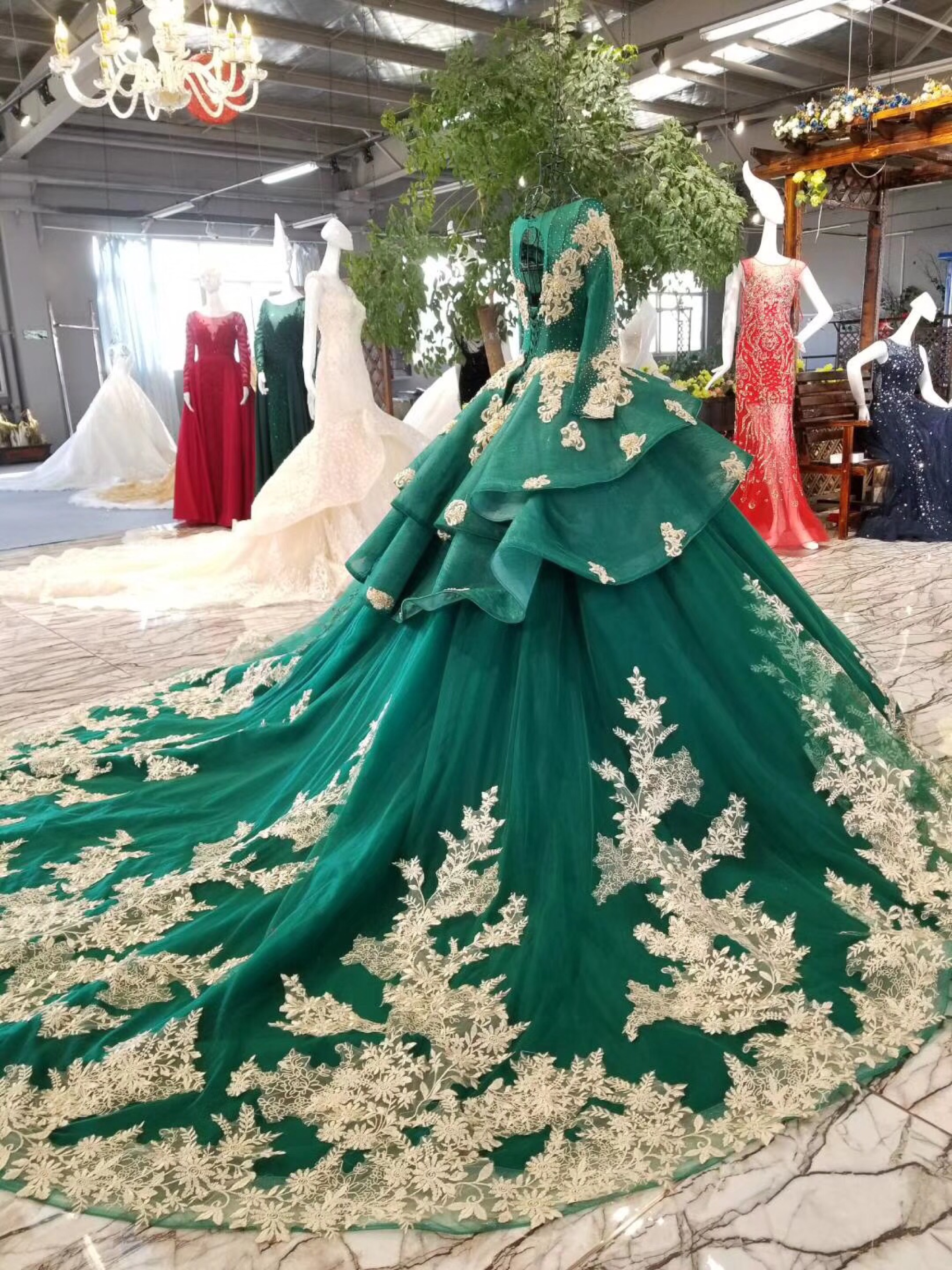 西宁花纱国际美妆