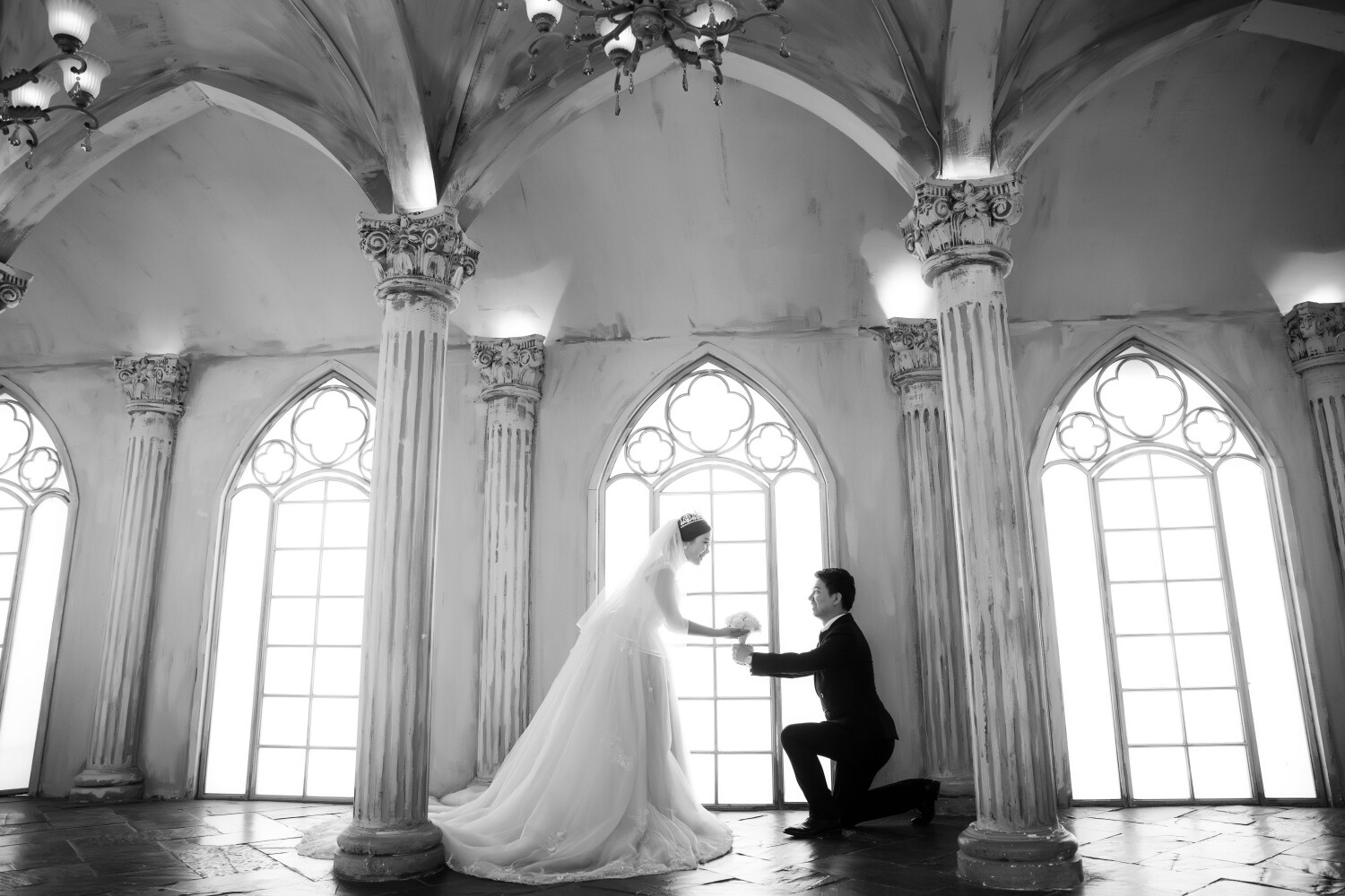 发一下婚纱照…终于婚礼前一周拿到了…