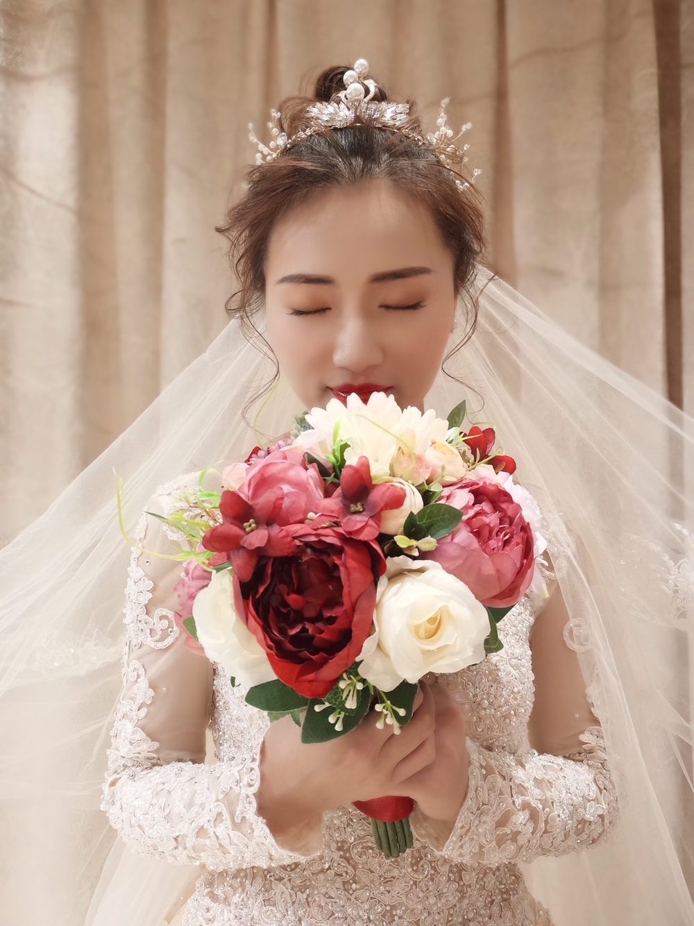 1k跟妆美开挂 流苏秀禾+奢华头饰路人秒变女神