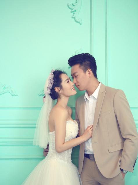 结婚一周年，补拍了婚纱照~