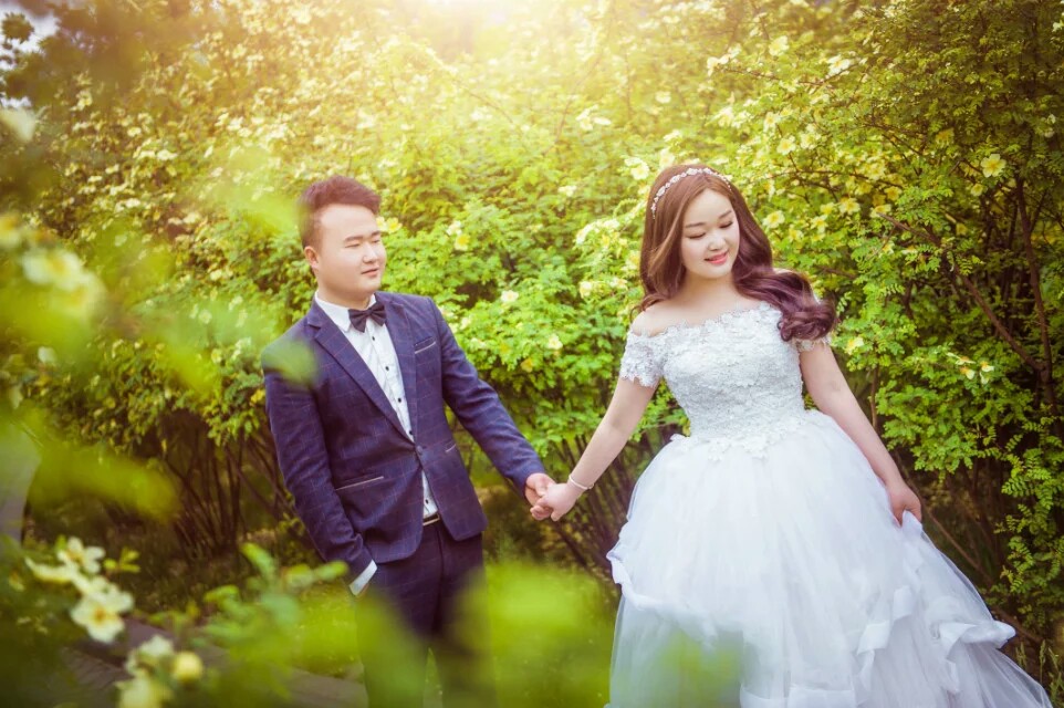 期待很久的婚纱照出来了给大家分享一下