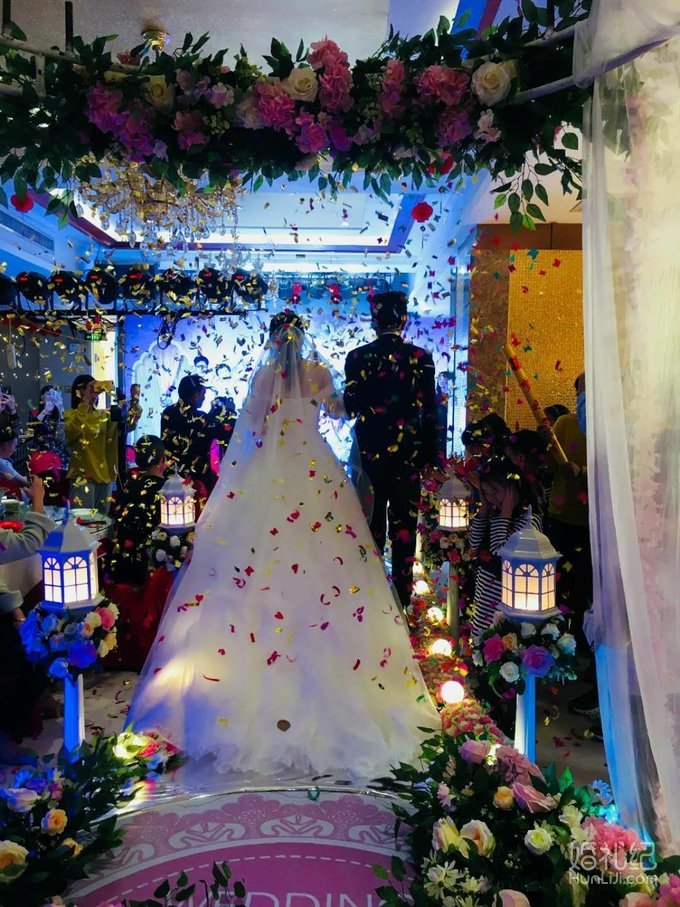 满庭芳婚纱,秀禾服,敬酒服